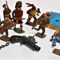 Group lot - vintage toys inc, Lead soldiers, Indians and a cap gun - Sold for $37 - 2019
