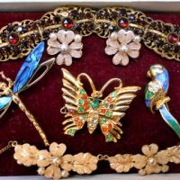 Group lot - Vintage Gilded & Gold plated Jewellery - Lovely 1930's Filigree Bracelet w red stones, matching Floral & pearl design necklace & earrings, - Sold for $37 - 2019