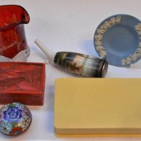 6 x items - small red lacquerware box, hand painted 'Stag' porcelain pipe bowl, 1908 red & clear glass souvenir jug, small Wedgwood blue Jasperware as - Sold for $37 - 2019