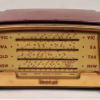 Vintage Kreisler 11-60 mantle radio - burgundy plastic case with gold coloured front - Sold for $43 - 2019