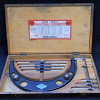 Vintage cased Moore & Wright Adjustable Micrometer 8 - 12 capacity - Sold for $56 - 2019