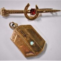 2 x pces Ladies Gold jewellery - 9ct bar brooch with horseshoe & red stone & Art Deco square pendant set with small opal & red stone - Sold for $50 - 2019