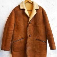 Gent's brown lambswool jacket with leather embellishments and buttons - sizelarge - Sold for $37 - 2019