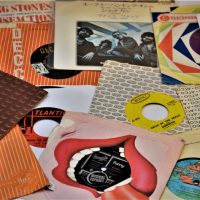 Small-group-lot-vintage-45rpm-7-single-vinyl-records-artists-incl-The-Rolling-Stones-The-Drifters-Donovan-etc-Sold-for-99-2019