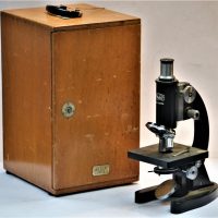 Vintage-cased-Eliza-Tokyo-microscope-Sold-for-43-2019