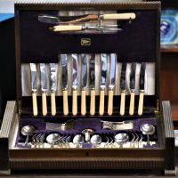 c190010-W-H-S-J-55-piece-silver-plated-cutlery-and-serving-set-in-oak-chest-Sold-for-149-2019