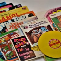 Box-lot-of-mostly-vintage-childrens-vinyl-records-titles-inc-Favourite-Noddy-Stories-Bambi-Little-Toot-The-Muppet-Movie-Sooty-Magilla-Gorill-Sold-for-68-2019