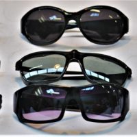 Small-box-lot-Heaps-pairs-SUNGLASSES-Oakley-Maui-Jim-Fokus-etc-some-near-new-in-cases-Sold-for-56-2019