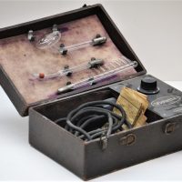1_Vintage-cased-Quack-Medicine-Violetta-High-Frequency-Violet-Ray-Apparatus-complete-with-instructions-Sold-for-75-2019