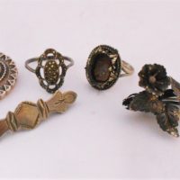 5-x-Pieces-Victorian-Silver-Brooches-other-jewellery-marcasite-Ring-Branch-Flower-Oval-shaped-etc-Sold-for-93-2019