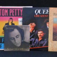 Group-lot-of-LP-and-single-records-Bob-Geldof-Tom-Petty-Paul-Simon-Queen-etc-Sold-for-68-2019