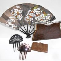 Ladies-vintage-group-lot-1930s-leather-mock-cros-clutch-bag-mock-crock-purse-mantilla-style-hair-combs-Japanese-floral-paper-fan-Sold-for-27-2019