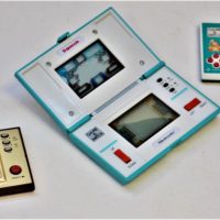 3-x-Vintage-Nintendo-Game-and-Watch-pieces-Inc-Donkey-Kong-Jr-Parachute-and-Squish-Battery-covers-missing-Sold-for-149-2019