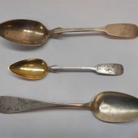 3-x-pces-c1900-Silver-marked-800-2-x-tablespoons-grapefruit-spoon-incl-Fiddleback-engraving-Sold-for-37-2019