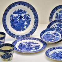 Group-lot-vintage-English-Green-and-Co-Greshley-blue-and-white-Willow-pattern-items-inc-trios-and-plates-Sold-for-35-2019