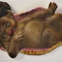 1950s-Brownie-Downing-Aboriginal-child-sleeping-in-a-Coolamon-figural-wall-plaque-approx-17cm-L-Sold-for-43-2019