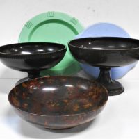 Group-Lot-Bakelite-tableware-inc-footed-bowls-mottled-WONDERWARE-bowl-plates-etc-Sold-for-37-2019