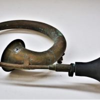 Vintage-manual-brass-car-horn-bugle-with-original-rubber-bulb-Sold-for-50-2019