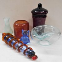 6-x-pces-Coloured-art-glass-incl-Caithness-Pale-blue-swirl-vase-free-form-bowl-blue-owl-purple-lidded-jar-etc-Sold-for-25-2019