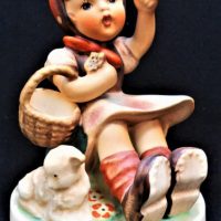 Hummel-Figurine-Farewell-No-651-1960-63-12cms-H-Sold-for-31-2019