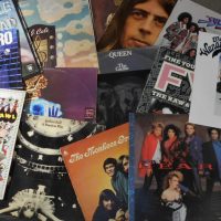 Group-lot-Vinyl-LP-records-inc-QUEEN-JJ-CALE-DEEP-PURPLE-etc-Sold-for-87-2019