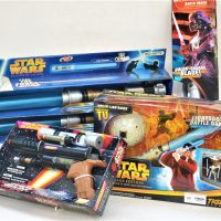 Small-group-lot-STAR-WARS-toy-weapons-and-games-inc-LIGHTSABER-BATTLE-GAME-NABOO-PISTOL-SUPER-SOAKER-electronic-Lightsabers-etc-Sold-for-50-2019