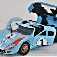 Universal-Hobbies-DIECAST-Ford-GT-40-LeMans-118-Scale-Doors-Boot-open-Sold-for-56-2019