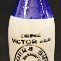 Vintage-stoneware-GINGER-BEER-BOTTLE-ROGERS-BROS-Hawthorn-Drink-Victoria-Ale-Glazed-blue-neck-Sold-for-106-2019