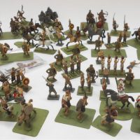 2-x-small-boxes-mostly-cast-lead-toy-miniature-soldiers-finely-hand-painted-and-detailed-infantry-and-mounted-soldiers-Sold-for-81-2019