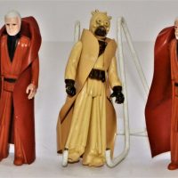 3-x-vintage-STAR-WARS-action-figures-complete-with-original-vinyl-capes-2-x-Obi-Wan-Kenobi-and-1-x-Tusken-Raider-Sold-for-137-2019