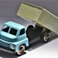 Australian-Vintage-WYN-TOY-Tin-TIP-TRUCK-Lever-Lifting-Back-Metal-Wheels-Pale-Blue-Cab-33cm-L-Sold-for-81-2019