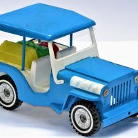 Australian-WYN-TOY-JEEP-Blue-Luggage-Carrier-TAA-Labels-Fitted-complete-with-White-Wall-Tyres-Steering-Wheel-Removeable-Top-Luggage-25cm-Sold-for-118-2019