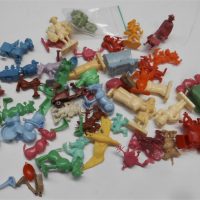 Bag-lot-cereal-toys-inc-Wacky-Walkers-Crater-Critters-etc-Sold-for-56-2019