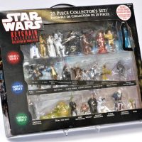 STAR-WARS-Boxed-KEYCHAIN-Collection-Set-Special-Edition-includes-Hologram-Darth-Vader-Series-123-Sold-for-35-2019