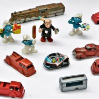 Small-box-lot-vintage-toys-inc-Diecast-LESNEY-and-TOOTSIETOY-SMURF-figurines-Sold-for-62-2019