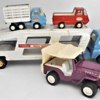Small-lot-of-4-vintage-TONKA-tin-cars-and-trucks-inc-Purply-TONKA-NEW-ZEALAND-Jeep-Motor-Mover-car-carrier-etc-Sold-for-43-2019