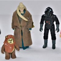 Small-lot-vintage-STAR-WARS-action-figures-inc-EWOKS-Chief-Chirpa-and-Wicket-with-original-head-dresses-Tie-Fighter-Pilot-Bib-Fortuna-B-Wing-Pi-Sold-for-93-2019