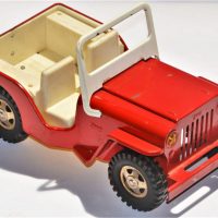 TONKA-NZ-Tin-JEEP-Red-Moveable-Windscreen-Toe-Bar-Missing-Roof-Original-Labels-approx-25cm-L-Sold-for-50-2019
