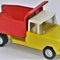 Vintage-tin-toy-tipper-truck-Australian-made-BOOMAROO-Yellow-truck-with-white-roof-and-red-tray-Approx-23cml-Sold-for-75-2019