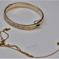 2-x-pces-Jewellery-fine-18ct-gold-chain-af-TW-3grs-Sterling-silver-hinged-bangle-Sold-for-93-2019