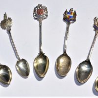 7-x-Silver-souvenir-spoons-mostly-English-hallmarks-enamel-coat-of-arms-etc-approx-81grms-Sold-for-50-2019