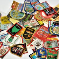Box-Lot-SEW-ON-PATCHES-Mostly-packaged-Tourist-Australian-International-etc-Sold-for-81-2020
