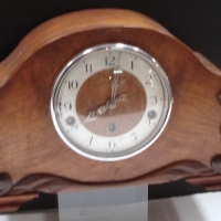 Lovely 1940s ENFIELD wooden mantle CLOCK with Westminster chime - working with pendulum - Sold for $183 - 2014