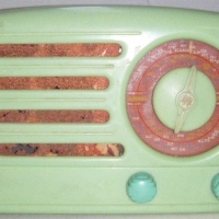 1930's Green Bakelite AWA MANTLE VALVE RADIO, Model 800M, crack to underside of case - Sold for $805 - 2008