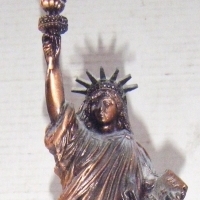 Novelty Cast Metal STATUE OF LIBERTY Centennial 1886 - 1986 RADIO, H30cm - Sold for $55 - 2008