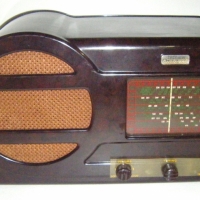 Vintage brown mottled Bakelite Mantle Radio  - Technico Aristocrat in good condition - Sold for $390 - 2009