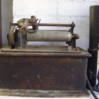 EDISON brand BUSINESS PHONOGRAPH with 2 x Cylinder RECORDS - Sold for $67 - 2009