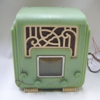 1937 AWA THE FISK Bakelite mantle RADIO - Model 33A - Lime Green coloured Bakelite with WHITE grill - complete with KNOBS & back plate - 33cm high - Sold for $9760 - 2009