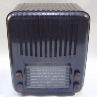 1930's  HEALING GOLDEN VOICE Mantle Radio, Brown Bakelite Case, in good condition - Sold for $512 - 2009