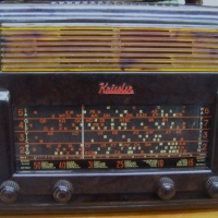 1930's KRIESLER MANTLE RADIO, Brown Bakelite Case, good condition - Sold for $134 - 2009